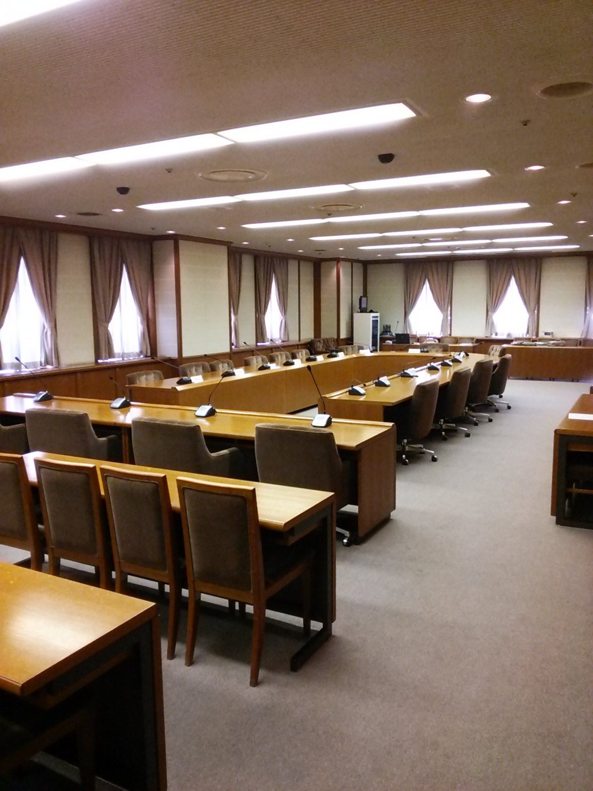 名古屋市議会で請願が審査されました